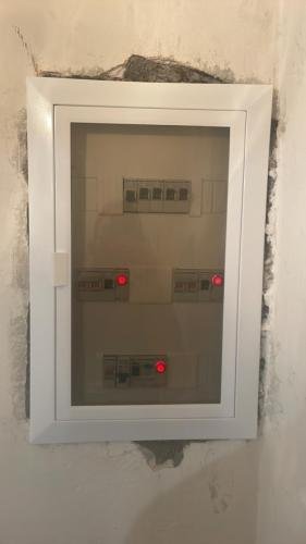 ΟΙΚΙΑΚΟΣ ΜΟΝΟΦΑΣΙΚΟΣ ΠΙΝΑΚΑΣ